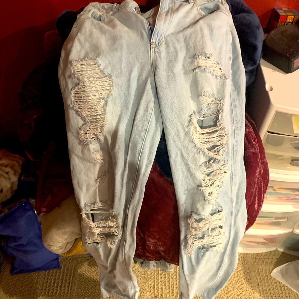 PACSUN DISTRESSED MOM JEANS